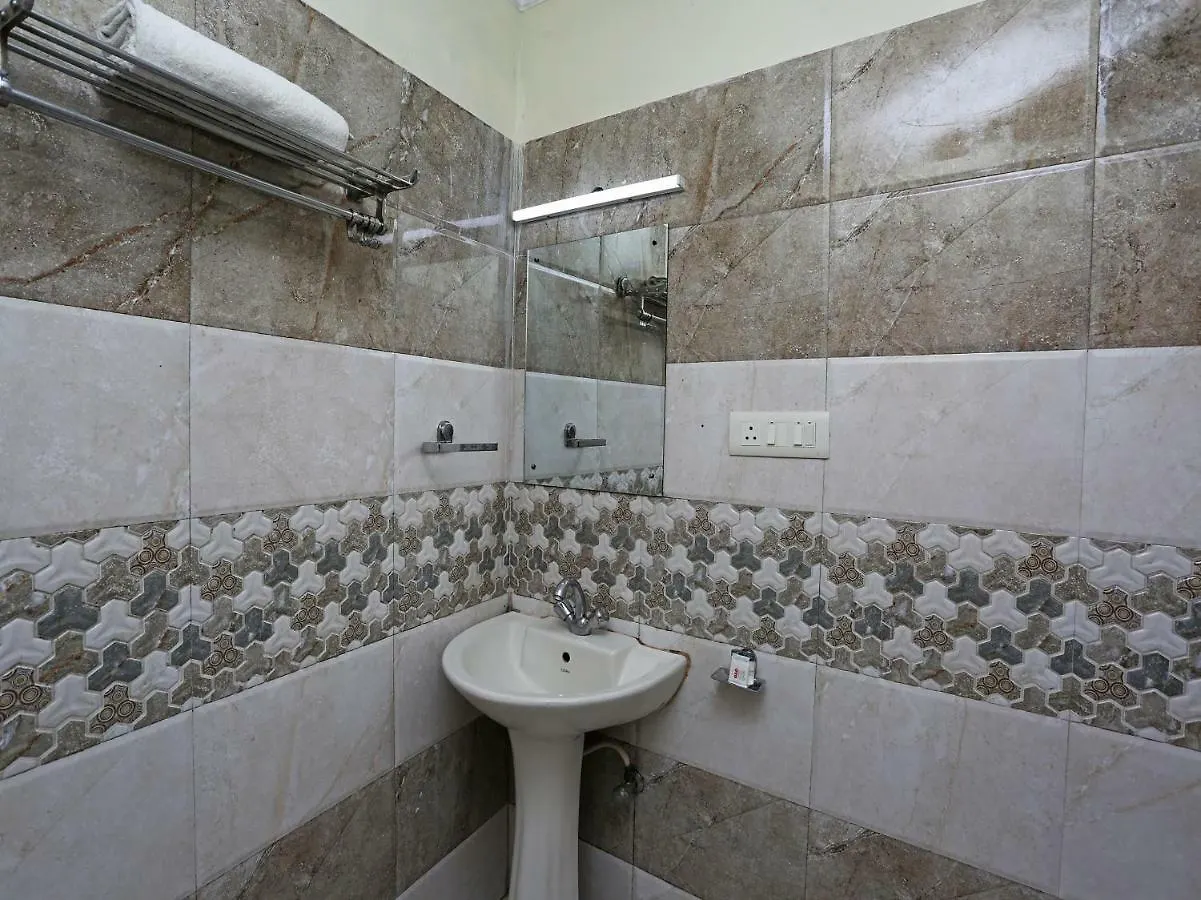 Oyo 27002 Hsr Ram Bazaar Hotel Shimla 3*,
